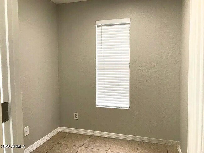 Building Photo - 8238 W Monroe St