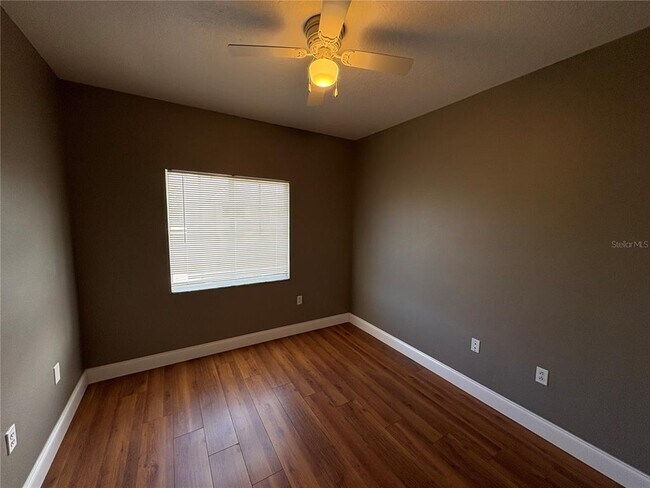 Building Photo - 6413 Hollydale Pl