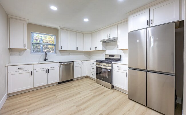 Building Photo - 476 Fielding Dr