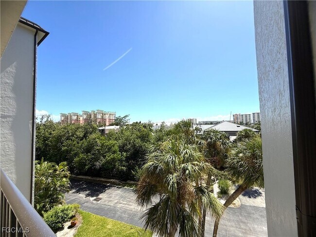Building Photo - 6891 Estero Blvd