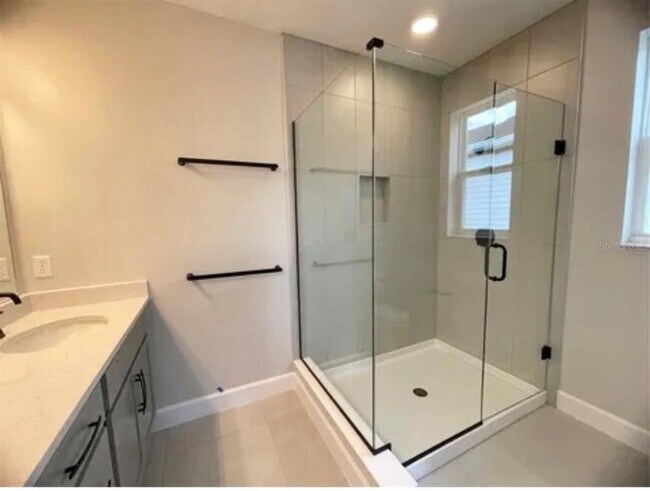 Building Photo - 15475 Bay Brg St