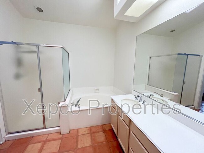Building Photo - 42451 Saladin Dr