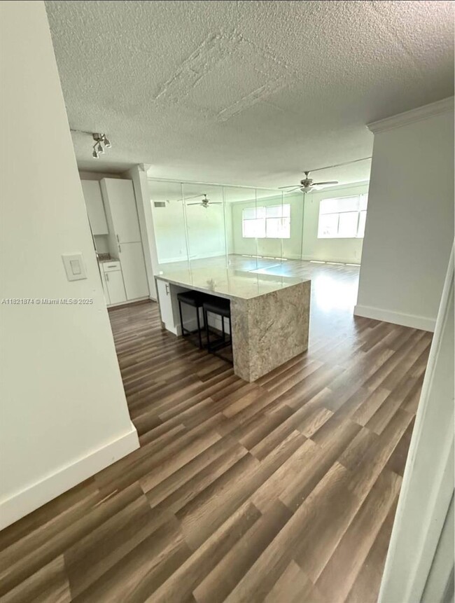 Building Photo - 14840 Naranja Lakes Blvd