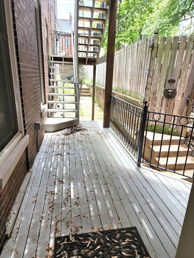 Building Photo - 2030 Rutger St