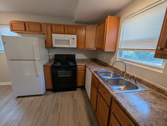 Primary Photo - Fresh Updates and Flexible Space in Florissant