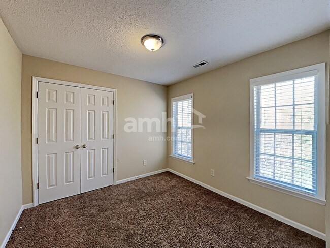 Building Photo - 116 Nightshade Ln