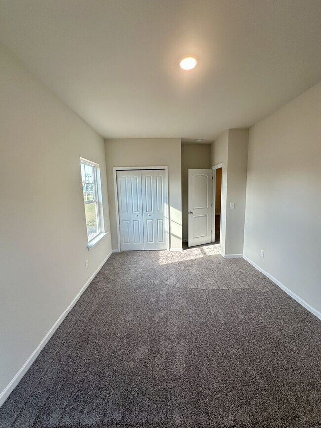 Building Photo - Nice 2BR/2BA