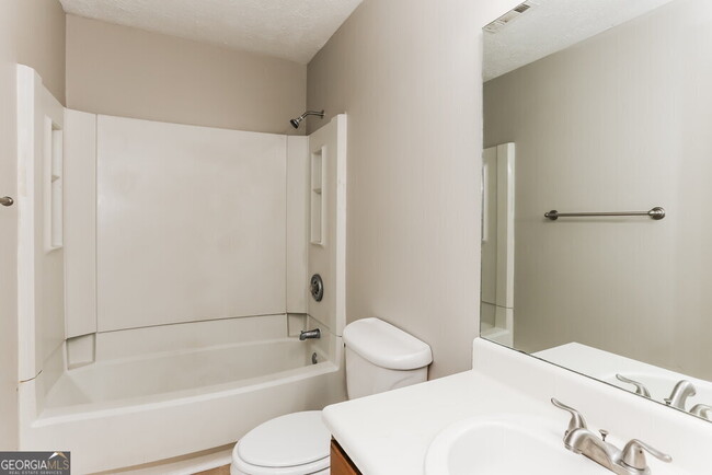 Building Photo - 7960 Creekstone Way