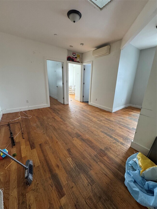 Building Photo - 96-02 Northern Blvd