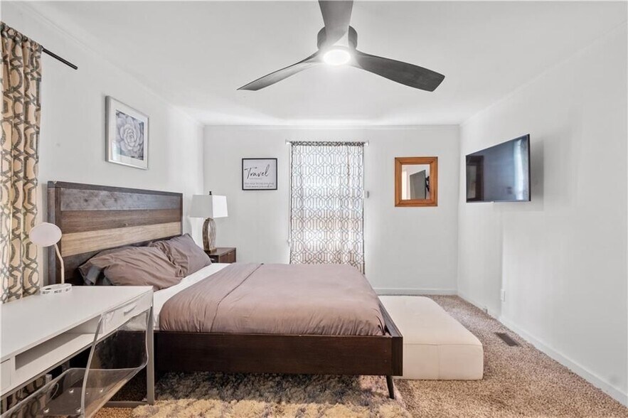 Building Photo - 1738 Duke Rd