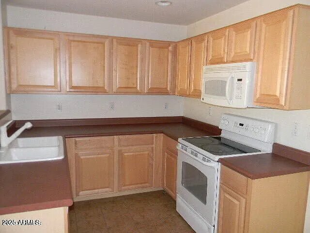 Building Photo - 1610 W Prospector Way