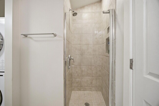 Building Photo - 261 S Limestone