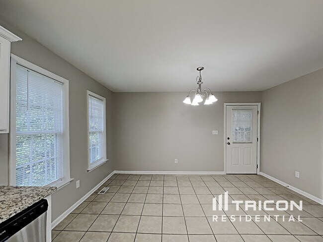 Building Photo - 3012 Brittany Dr