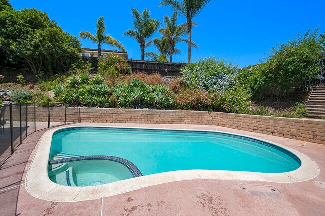 Building Photo - 10518 Pine Grove St