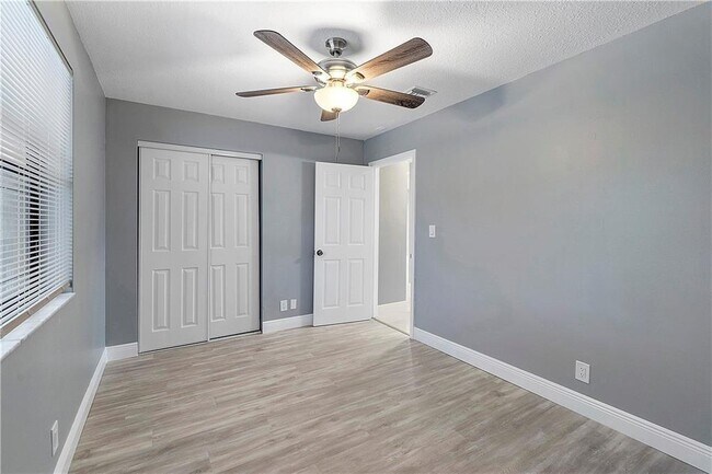 Building Photo - 11477 NW 39th Ct