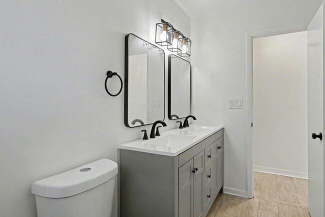 Building Photo - 235 Boulevard Des Pins