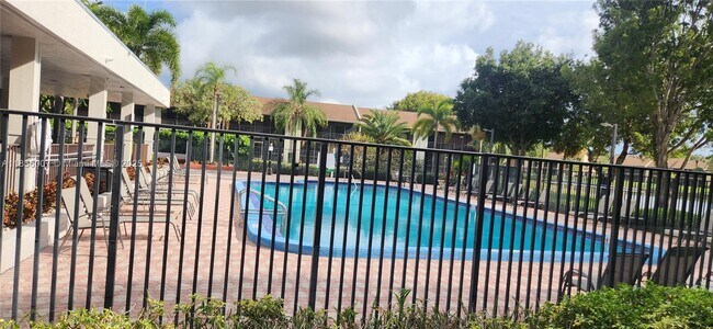 Building Photo - 1278 S Military Trail