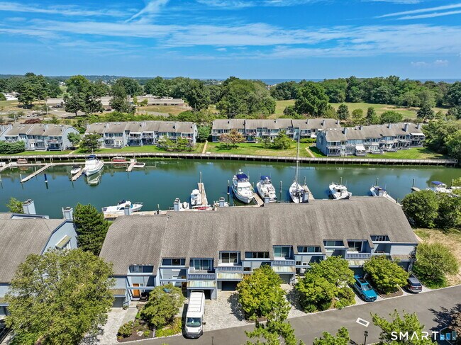 Building Photo - 1 Island Dr