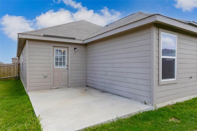 Building Photo - 18744 Speculator Ln