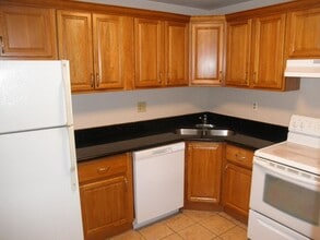 Building Photo - 4950 Cherry Rd