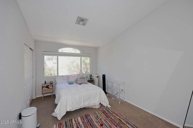 Building Photo - 4805 E Kachina Trail