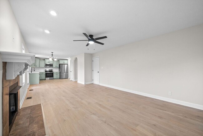 Building Photo - Pet Friendly Four Bedroom!