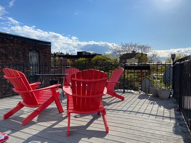 Building Photo - 17 Irving St