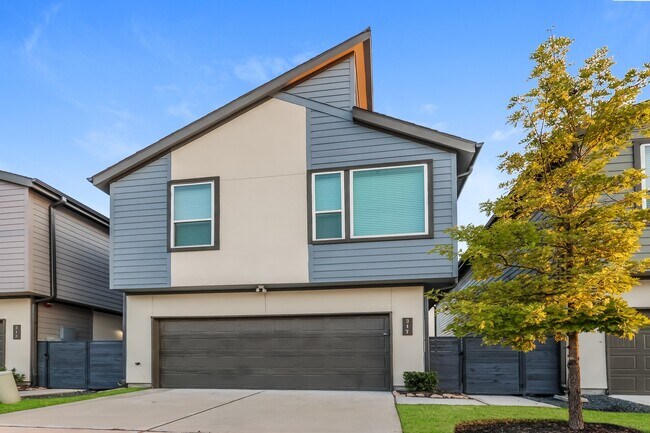 Primary Photo - 317 N Centro Cir