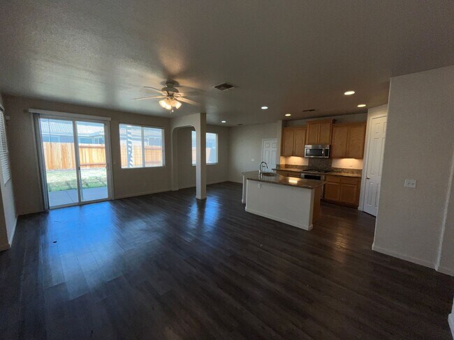 Building Photo - 5 Bed | 3.5 Bath | 2368 SF | 2 Car garage | Two Story | Tenant pays $175 for WS&G