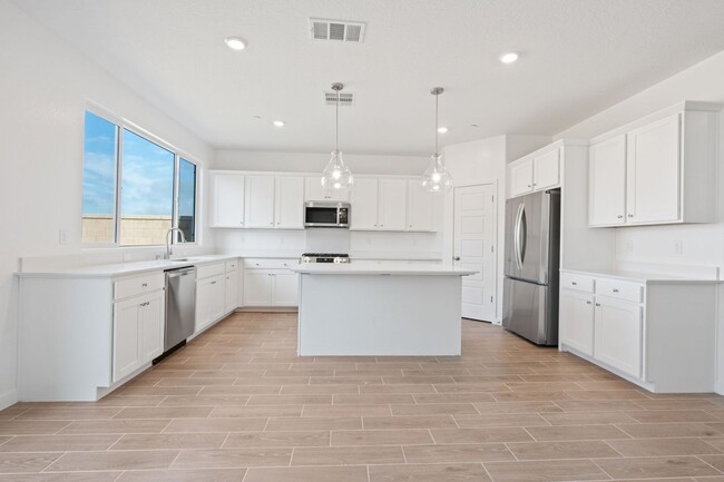 Building Photo - Brand New Five Bedroom Lennar Home with So...