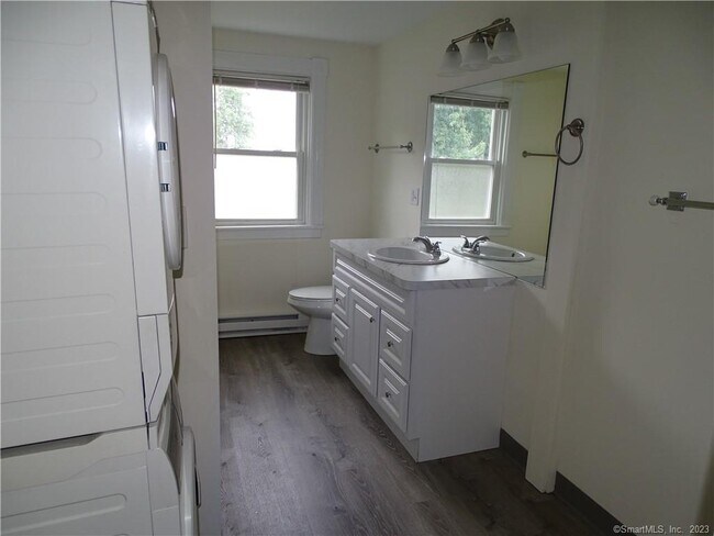 Building Photo - 85-87 S Main St