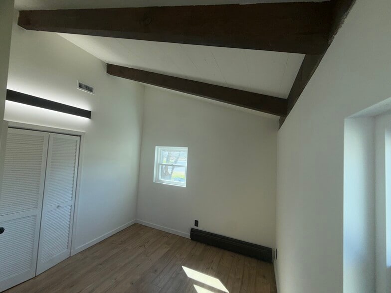 Building Photo - 12516 W Torquay Rd