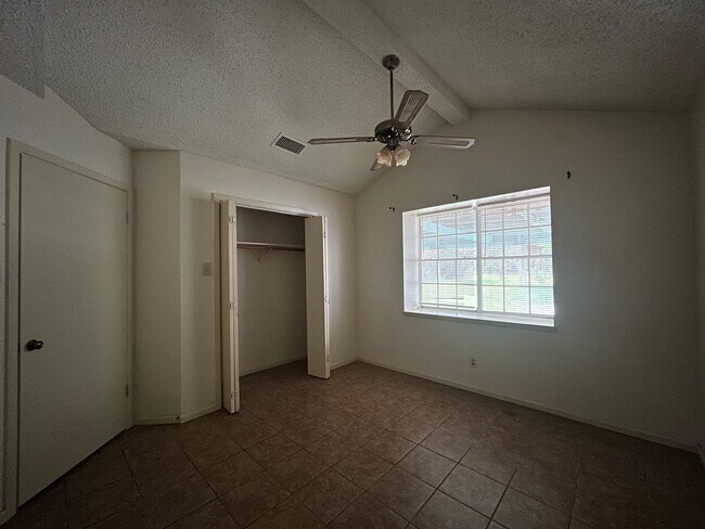 Building Photo - 115 Allen Dr