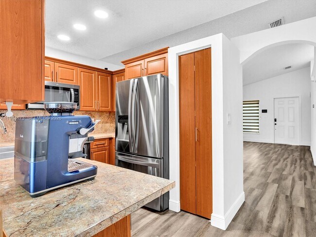 Building Photo - 7879 NW 193rd Ter