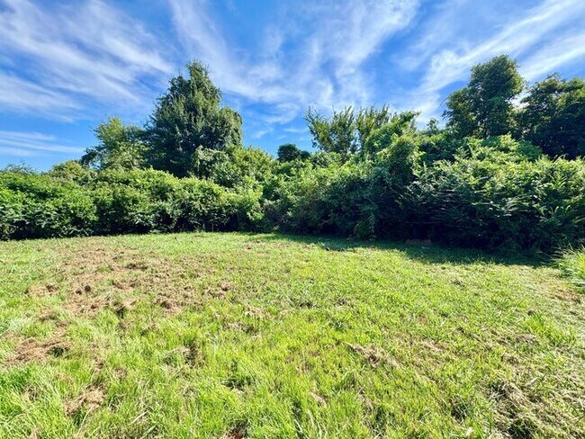 Building Photo - 5168 Corkwood Dr