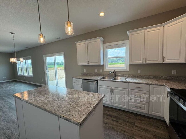 Building Photo - 5378 Broad Fields Cv