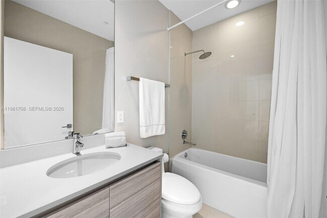 Building Photo - 121 NE 34th St