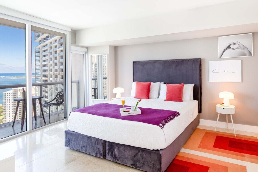 Building Photo - 485 Brickell Ave