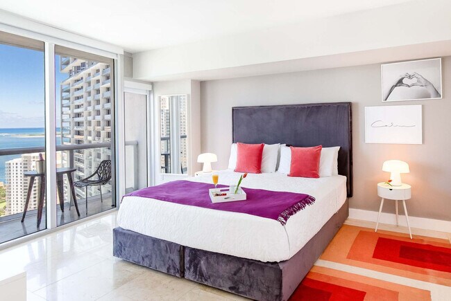 Building Photo - 485 Brickell Ave