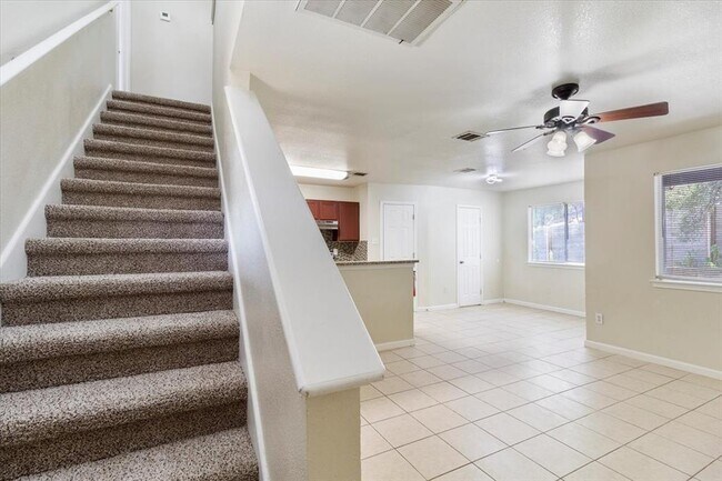 Building Photo - 887 Sagewood Trail
