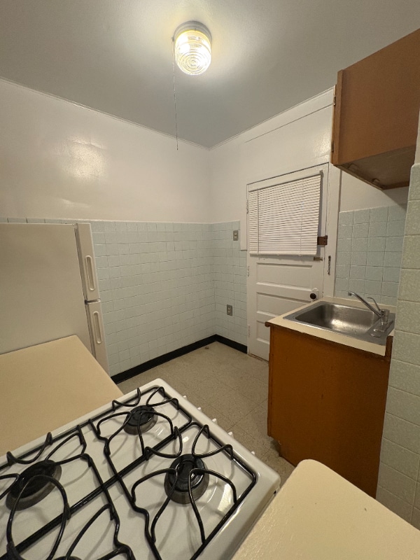 Building Photo - 3357 N Monticello Ave