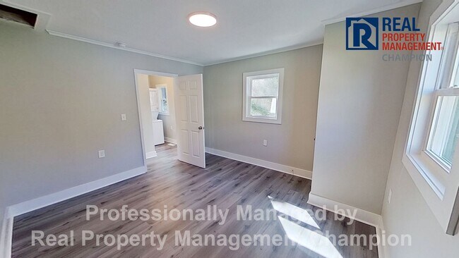 Building Photo - Updated 3 BD/1.5 BA Home in the Heart of Downtown Wilmington