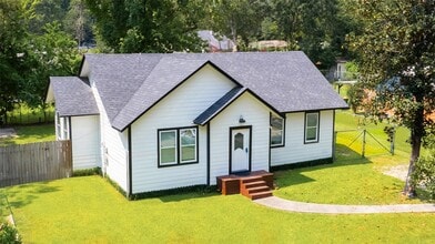 Building Photo - 1010 Long St