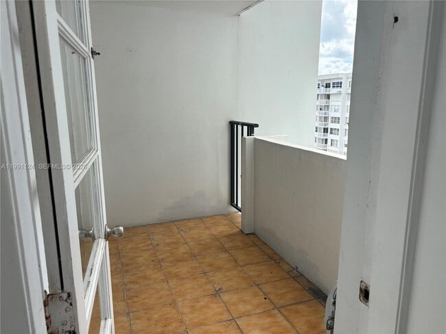 Building Photo - 2750 NE 183rd St