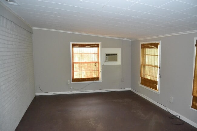 Building Photo - 1328 Marcia Rd