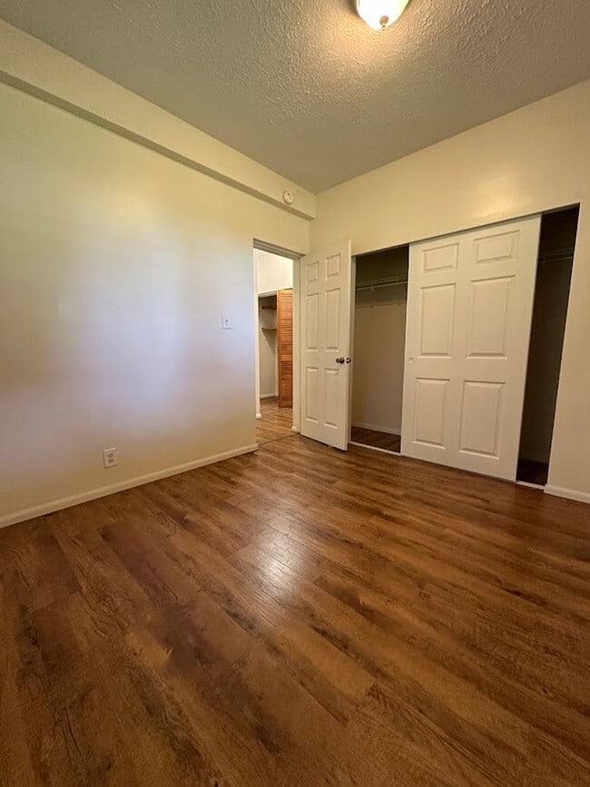 Building Photo - Nuuanu Pali Ground floor 3 bed, 1 ba including utilities and parking stall, pet negotiable