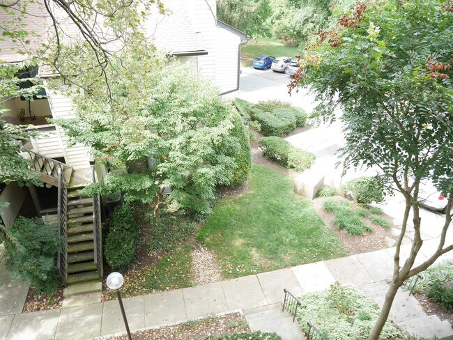 Building Photo - Beautiful 2 Bedroom Condo with a Loft- PRIME LOCATION!!