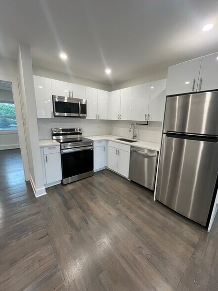 Primary Photo - 468 2nd Ave