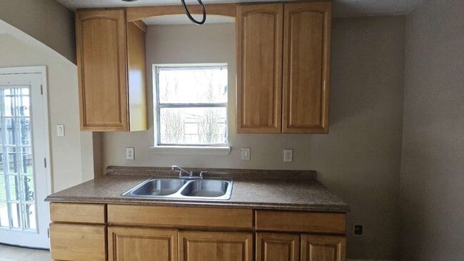 Building Photo - 8715 Valley Ledge Dr
