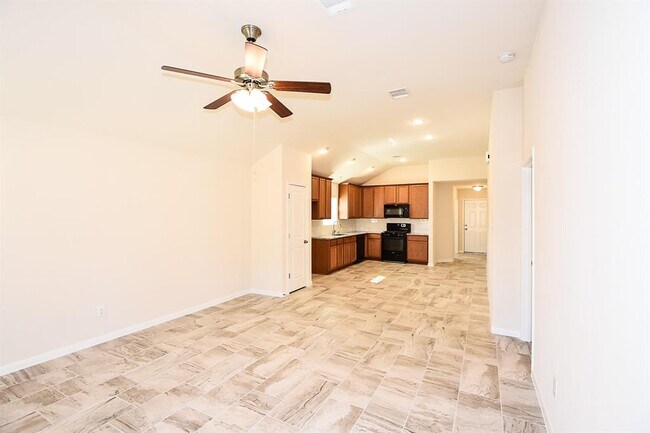 Building Photo - 23818 Willow Haven Dr